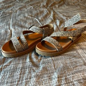 VGUC sandals with leopard-like print